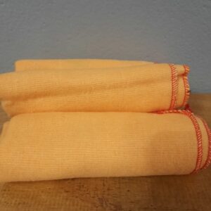 Flanela amarela28X38