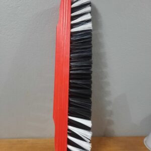 Vassoura pêlo sintetico 40cm com cabo de 1,20cm